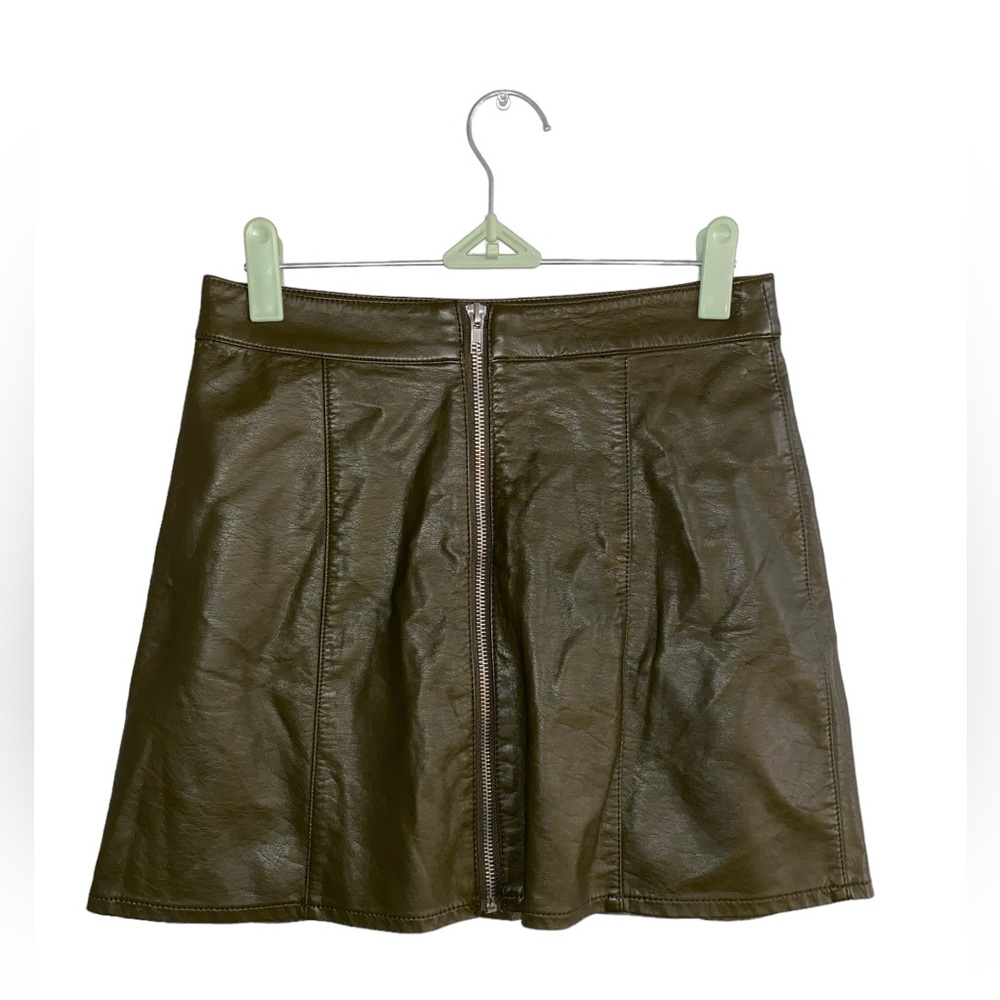 FOREVER 21 Army Green Zip-Front Mini Skirt